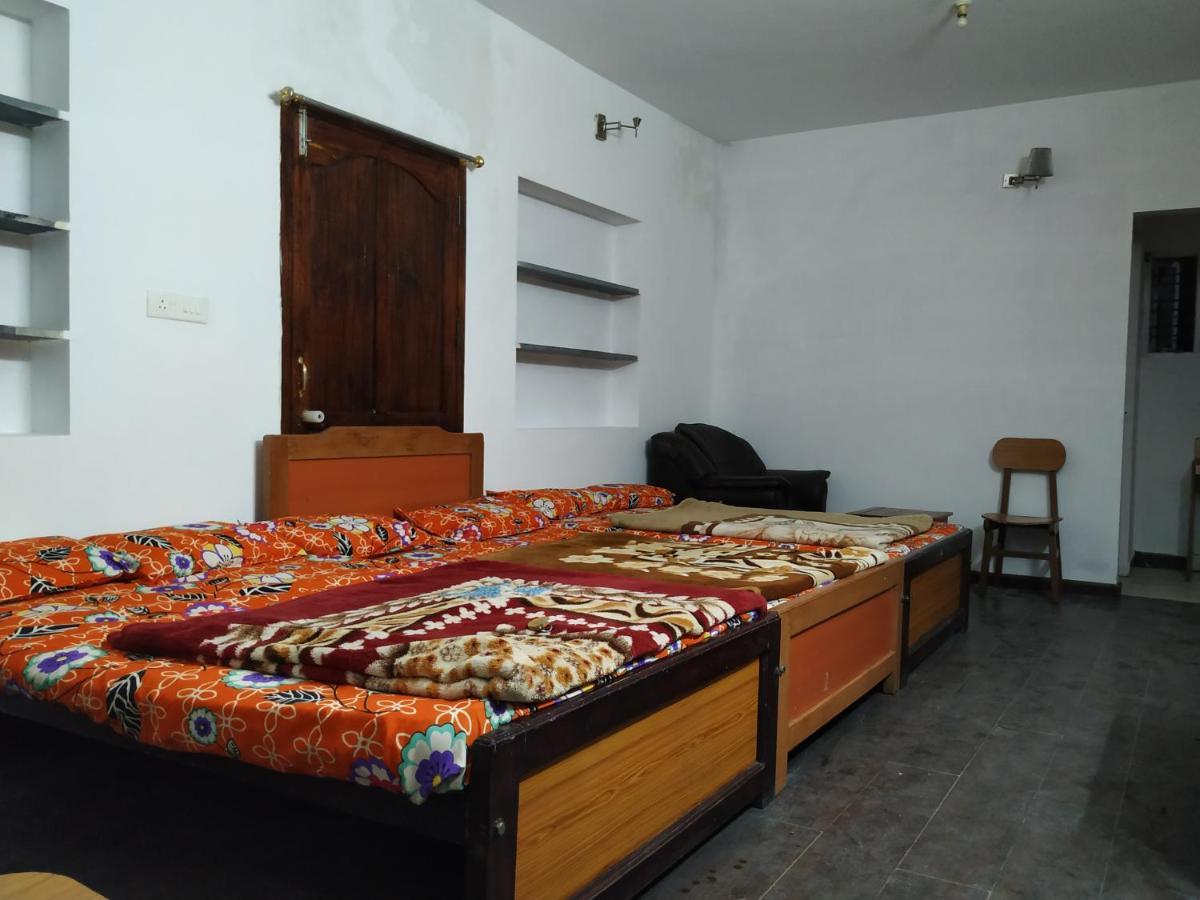 White House Anandagiri Hostel Kodaikanal Exterior photo